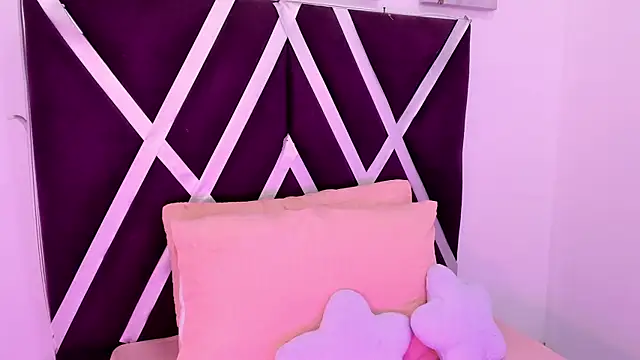 ninameduxx online show from 07/11/26, 04:46