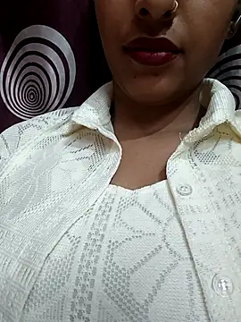 komalsharma99 online show from 04/26/26, 01:08