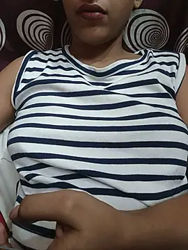 Snapshot of komalsharma99 chatting on 05/17/26, 07:03 komalsharma99 online show from 05/17/26, 07:03