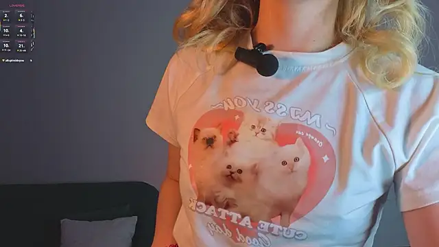 Snapshot of LollyBaby4u chatting on 03/03/26, 02:40 LollyBaby4u online show from 03/03/26, 02:40