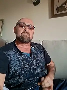 Snapshot of ldhurstII chatting on 02/15/26, 11:36 ldhurstII online show from 02/15/26, 11:36