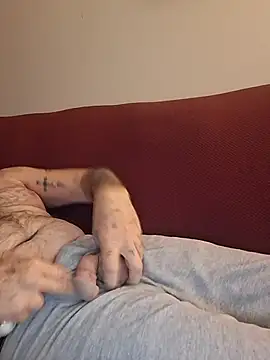 Snapshot of ldhurstII chatting on 02/21/26, 02:24 ldhurstII online show from 02/21/26, 02:24