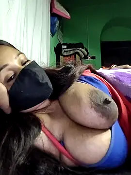 Snapshot of V-Hot-Suity chatting on 02/12/26, 12:21 V-Hot-Suity online show from 02/12/26, 12:21