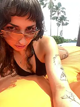 Snapshot of AngelaCox chatting on 07/17/26, 05:48 AngelaCox online show from 07/17/26, 05:48