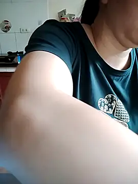 LiilyZi online show from 04/06/26, 01:45