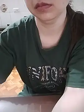 LiilyZi online show from 05/27/26, 10:28