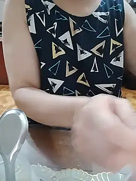 LiilyZi online show from 05/26/26, 10:08