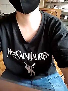 LiilyZi online show from 04/15/26, 02:06