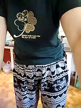 LiilyZi online show from 05/04/26, 02:48