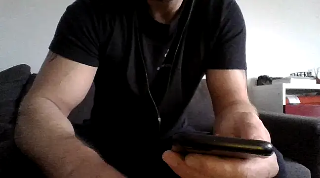 Snapshot of Tommyzzzzzz chatting on 12/27/24, 08:45 Tommyzzzzzz online show from 12/27/24, 08:45