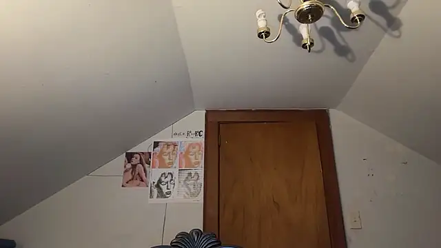 Snapshot of RaeganV chatting on 03/01/26, 01:49 RaeganV online show from 03/01/26, 01:49