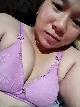 Snapshot of Erika--006 chatting on 02/15/26, 05:08 Erika--006 online show from 02/15/26, 05:08