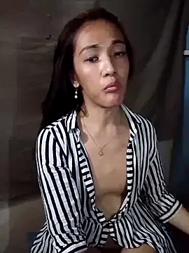 GeorginaLove09 online show from 04/05/26, 04:08