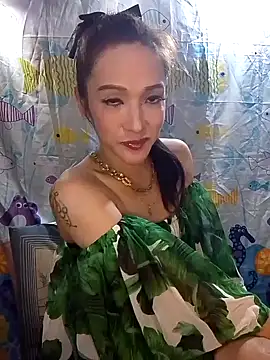 GeorginaLove09 online show from 04/13/26, 07:56