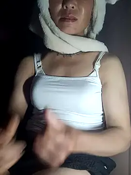 Snapshot of witch-xx chatting on 06/13/26, 06:17 witch-xx online show from 06/13/26, 06:17