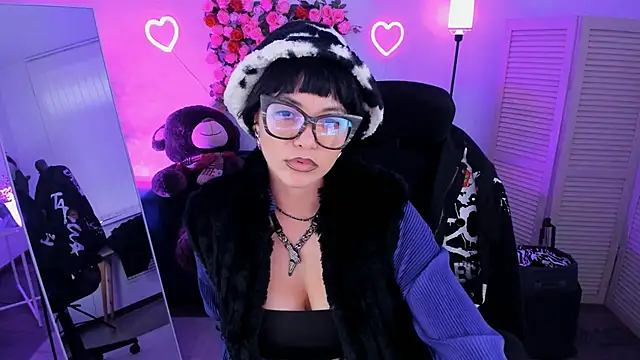 Snapshot of NeoGeisha chatting on 04/20/26, 01:13 NeoGeisha online show from 04/20/26, 01:13