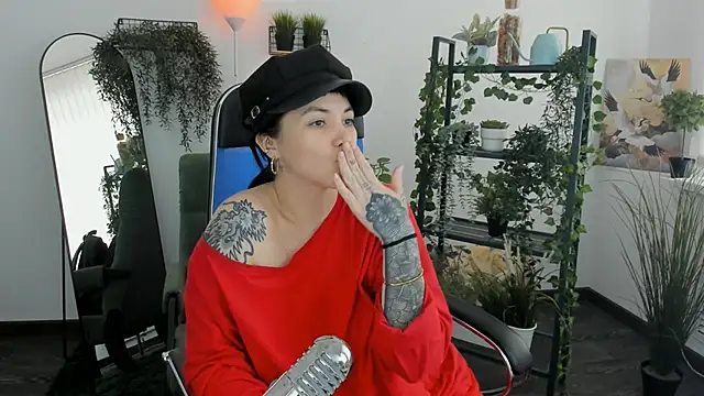 Snapshot of NeoGeisha chatting on 05/08/26, 01:15 NeoGeisha online show from 05/08/26, 01:15