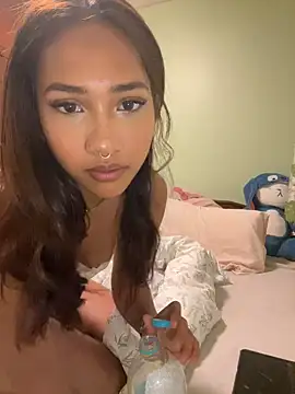 lyla luv online show from 03/04/26, 10:17