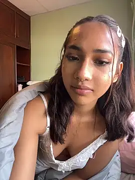 lyla luv online show from 02/15/26, 04:57