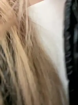 Snapshot of blonde_exe chatting on 02/16/26, 03:43 blonde exe online show from 02/16/26, 03:43