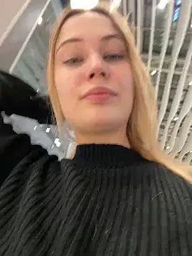 Snapshot of blonde_exe chatting on 02/22/26, 03:57 blonde exe online show from 02/22/26, 03:57