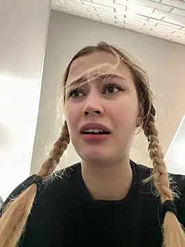 Snapshot of blonde_exe chatting on 02/25/26, 03:34 blonde exe online show from 02/25/26, 03:34