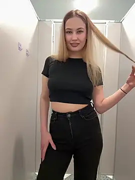 Snapshot of blonde_exe chatting on 02/10/26, 03:44 blonde exe online show from 02/10/26, 03:44