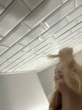 Snapshot of blonde_exe chatting on 02/28/26, 09:42 blonde exe online show from 02/28/26, 09:42