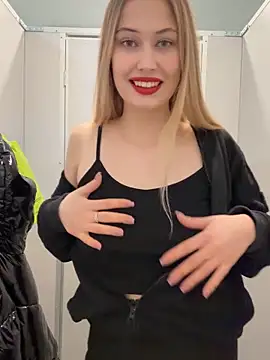 Snapshot of blonde_exe chatting on 02/14/26, 04:18 blonde exe online show from 02/14/26, 04:18