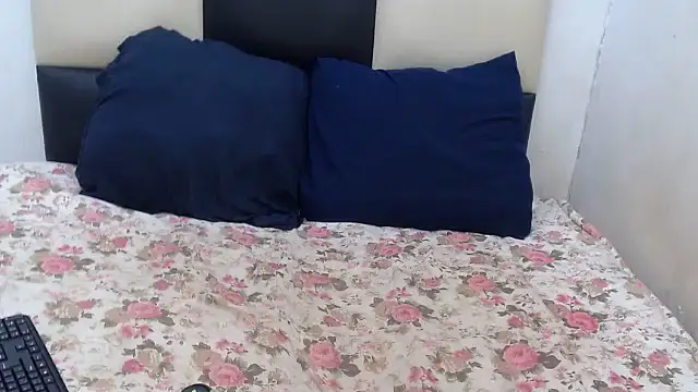 Snapshot of MatureTemptress chatting on 03/08/26, 02:04 MatureTemptress online show from 03/08/26, 02:04