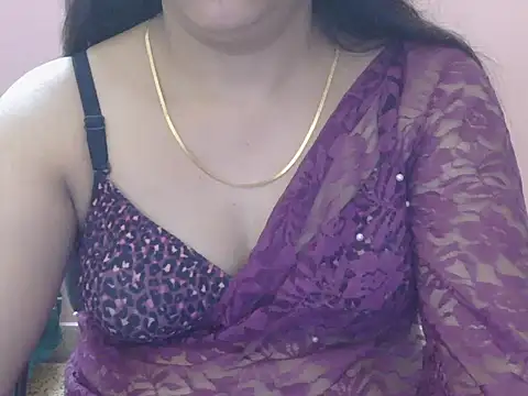 Snapshot of Cute_Sheetal chatting on 02/26/26, 01:11 Cute Sheetal online show from 02/26/26, 01:11