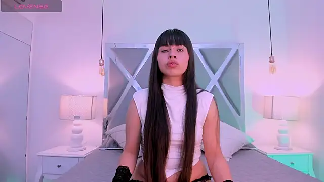 Raven Luxx online show from 05/15/26, 05:22
