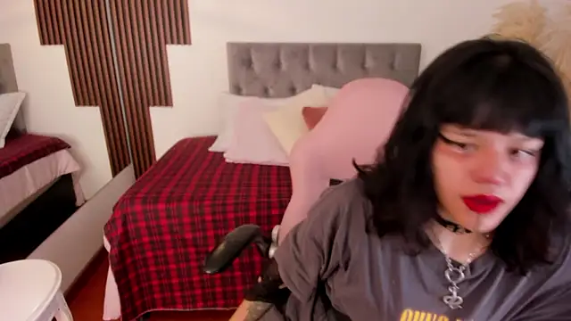 Snapshot of Nahemot_sadish chatting on 02/17/26, 12:13 Nahemot sadish online show from 02/17/26, 12:13