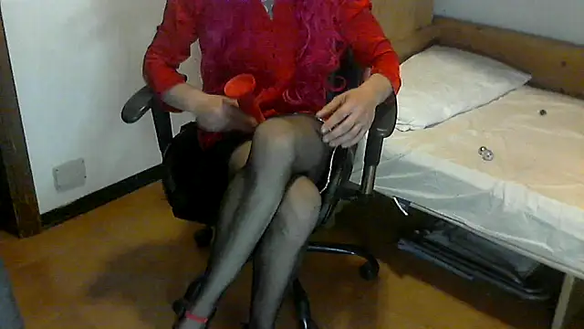 Snapshot of LASCHIAVA6TV72 chatting on 02/04/26, 04:02 LASCHIAVA6TV72 online show from 02/04/26, 04:02