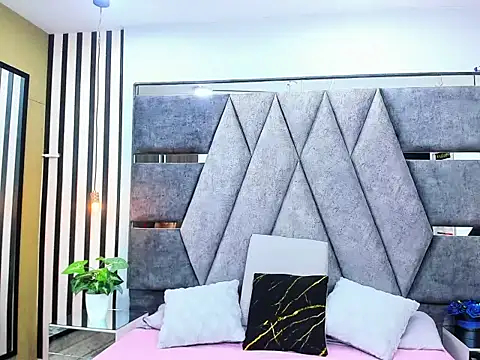 Mila Nova  online show from 02/12/26, 11:54