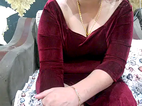 Snapshot of Miss_Kapoor11 chatting on 02/08/26, 04:37 Miss Kapoor11 online show from 02/08/26, 04:37