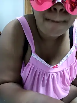 Snapshot of Dini_40 chatting on 04/20/26, 02:29 Dini 40 online show from 04/20/26, 02:29
