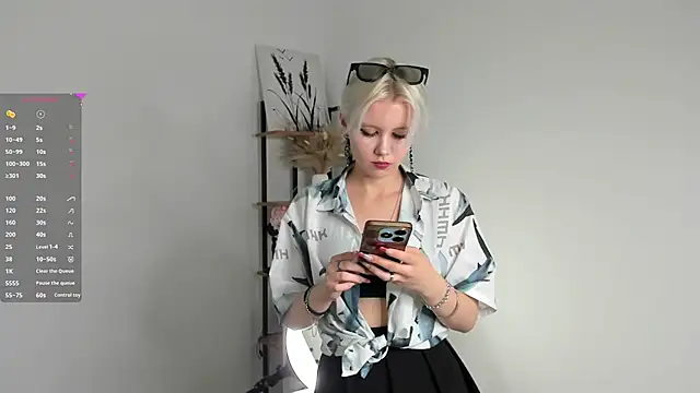 GoldenLenarz online show from 07/02/26, 11:05