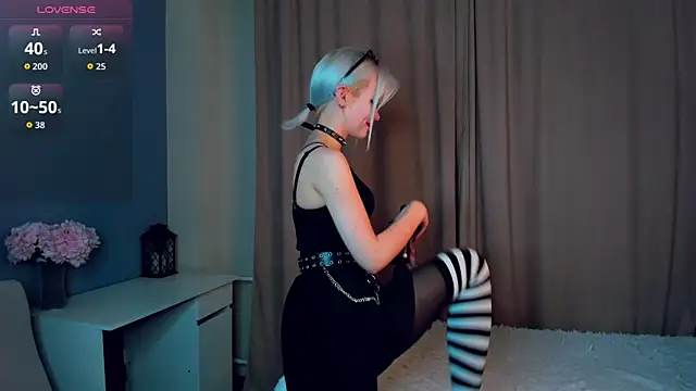 GoldenLenarz online show from 04/06/26, 11:11