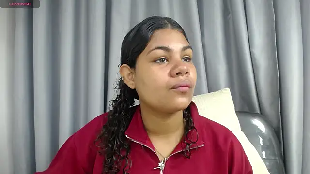 Snapshot of yaazhinii chatting on 06/10/26, 11:55 yaazhinii online show from 06/10/26, 11:55
