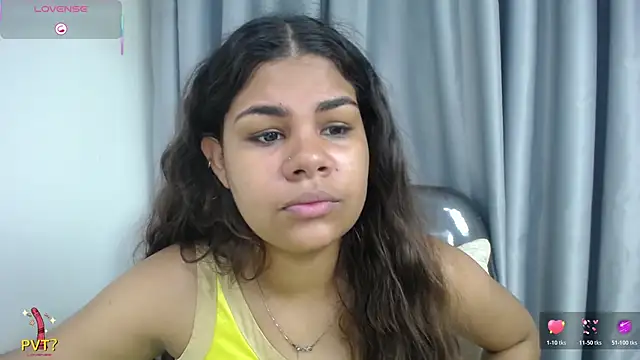 Snapshot of yaazhinii chatting on 06/01/26, 11:43 yaazhinii online show from 06/01/26, 11:43