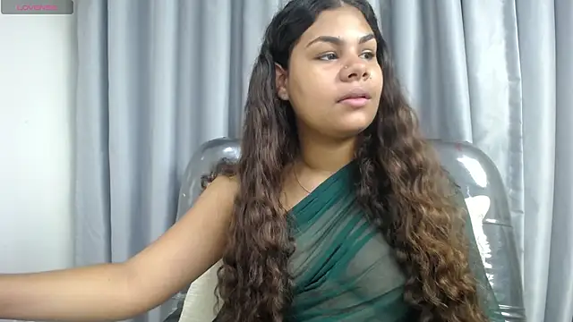 Snapshot of yaazhinii chatting on 06/02/26, 11:54 yaazhinii online show from 06/02/26, 11:54