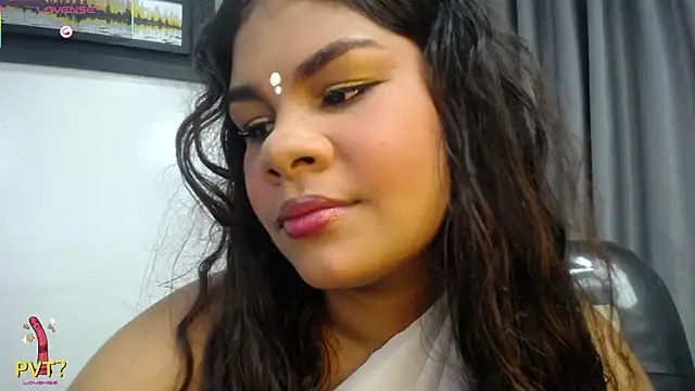 Snapshot of yaazhinii chatting on 07/15/26, 11:50 yaazhinii online show from 07/15/26, 11:50