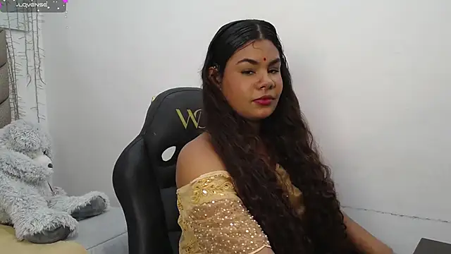 yaazhinii online show from 02/11/26, 11:43