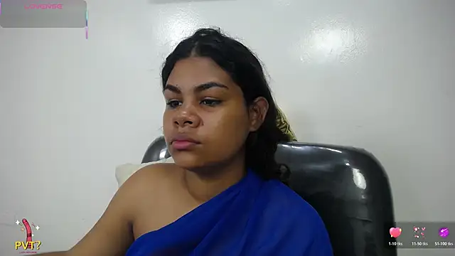 Snapshot of yaazhinii chatting on 05/14/26, 11:40 yaazhinii online show from 05/14/26, 11:40
