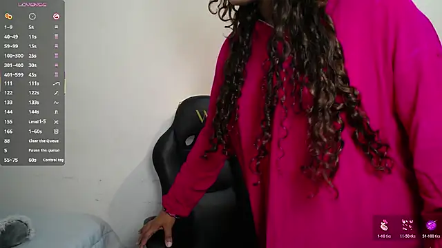 yaazhinii online show from 02/21/26, 11:45