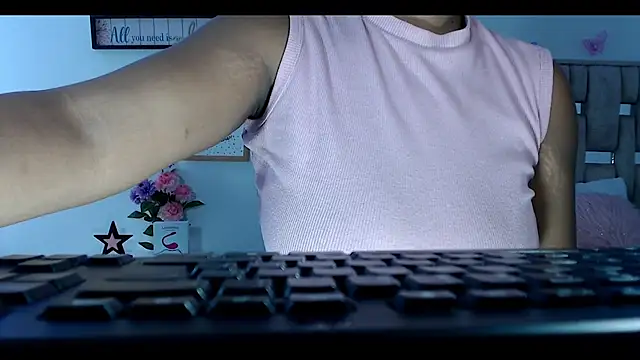 Snapshot of Aantoniaa_brown27 chatting on 02/23/26, 01:33 Aantoniaa brown27 online show from 02/23/26, 01:33