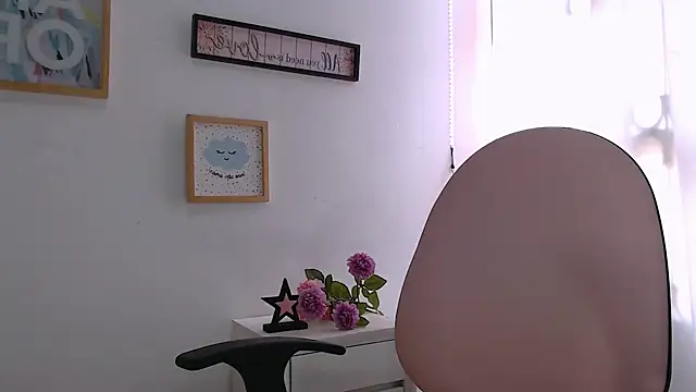 Snapshot of Aantoniaa_brown27 chatting on 02/20/26, 01:46 Aantoniaa brown27 online show from 02/20/26, 01:46