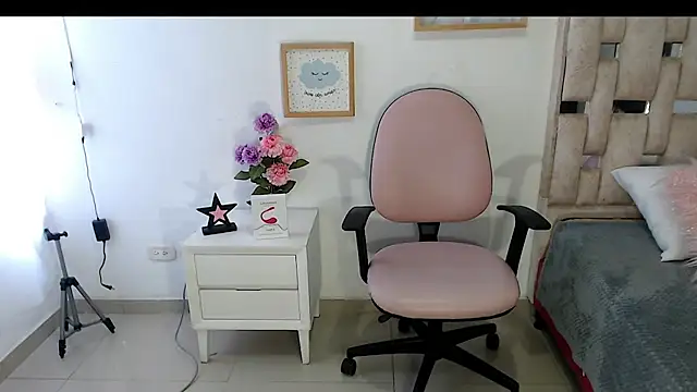 Snapshot of Aantoniaa_brown27 chatting on 02/25/26, 02:28 Aantoniaa brown27 online show from 02/25/26, 02:28