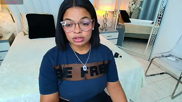 YazminJenner online show from 04/24/26, 05:09
